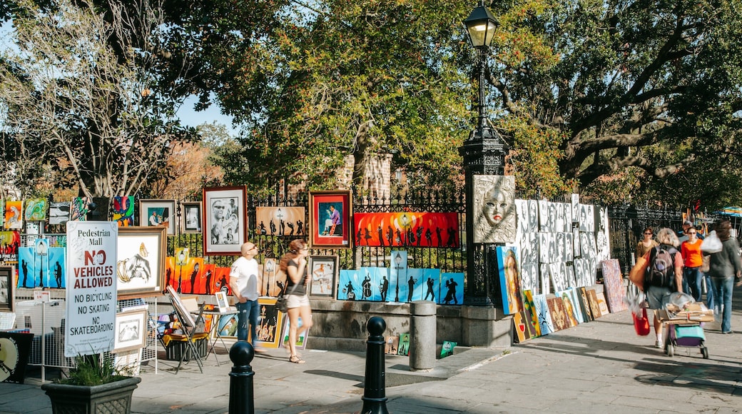 Jackson Square showing street scenes, markets and art