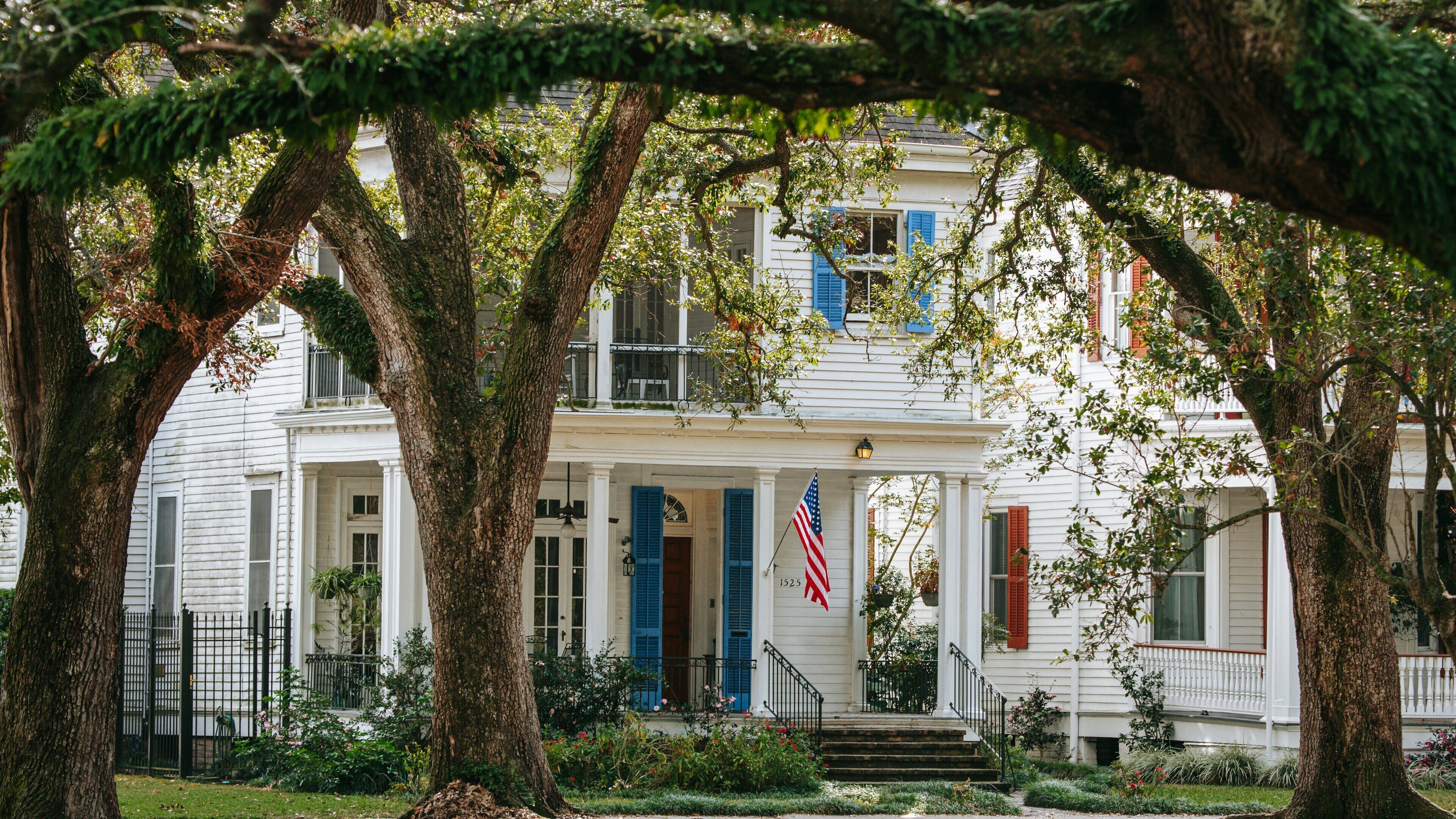 Audubon Park which includes a house