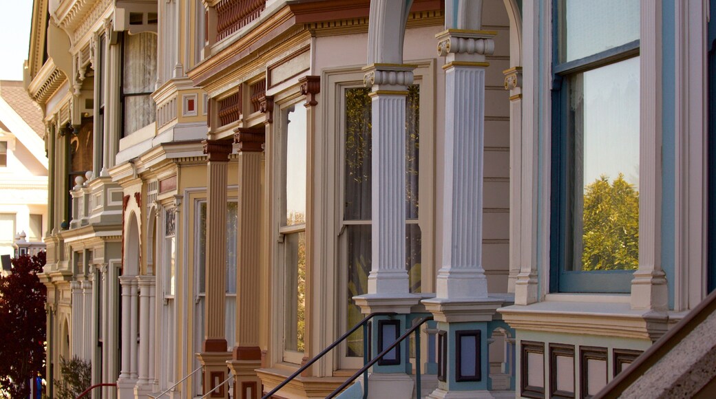 Alamo Square which includes heritage elements
