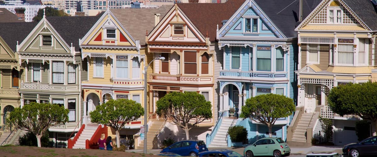 Western Addition mettant en vedette ville, silhouettes urbaines et maison