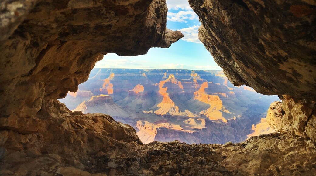 A different view of the canyon.