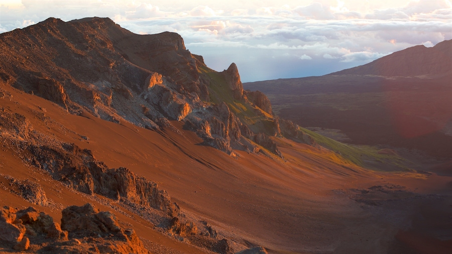 Haleakala National Park showing tranquil scenes, a sunset and landscape views