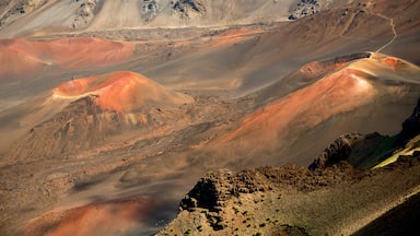 Haleakala National Park which includes desert views and landscape views