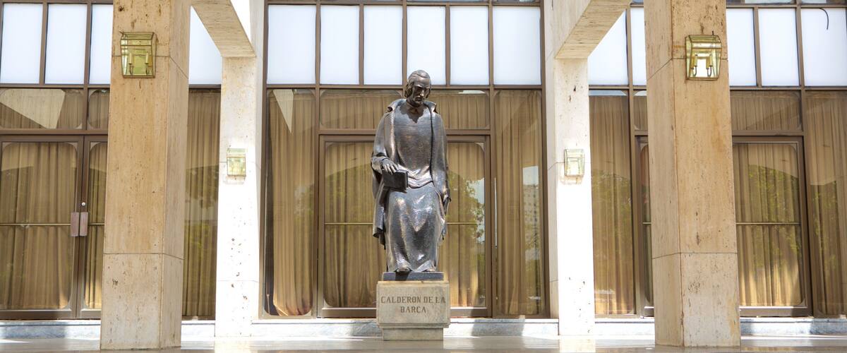 Plaza de la Cultura which includes a statue or sculpture