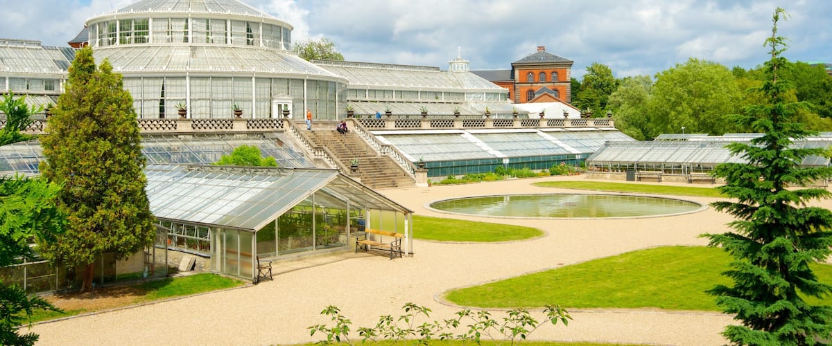 Botanisk Have som viser en have og moderne arkitektur
