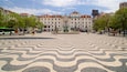 Rossio-Platz das einen Springbrunnen und Platz oder Plaza