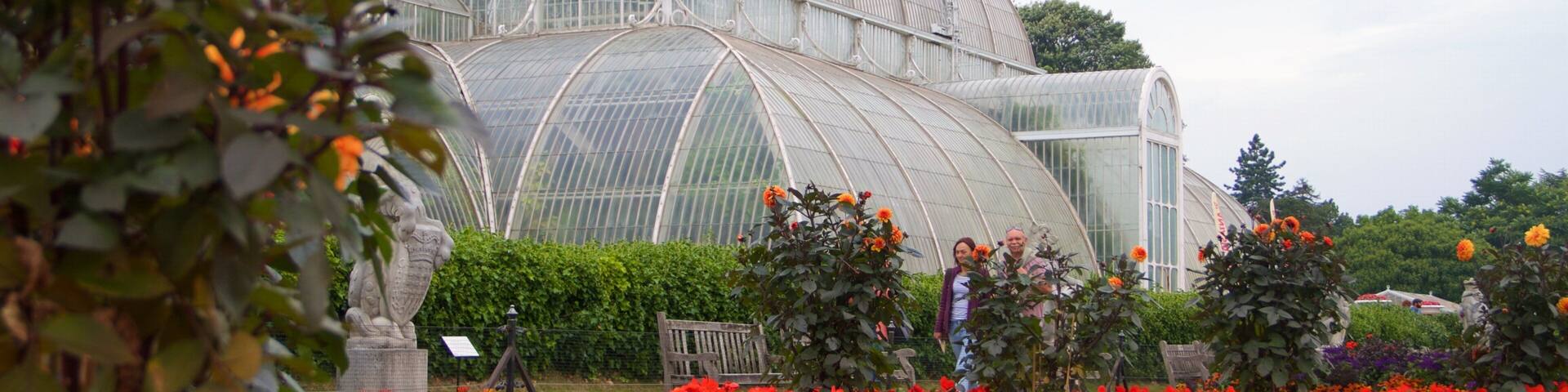 Royal Botanic Gardens, Kew which includes a park and flowers