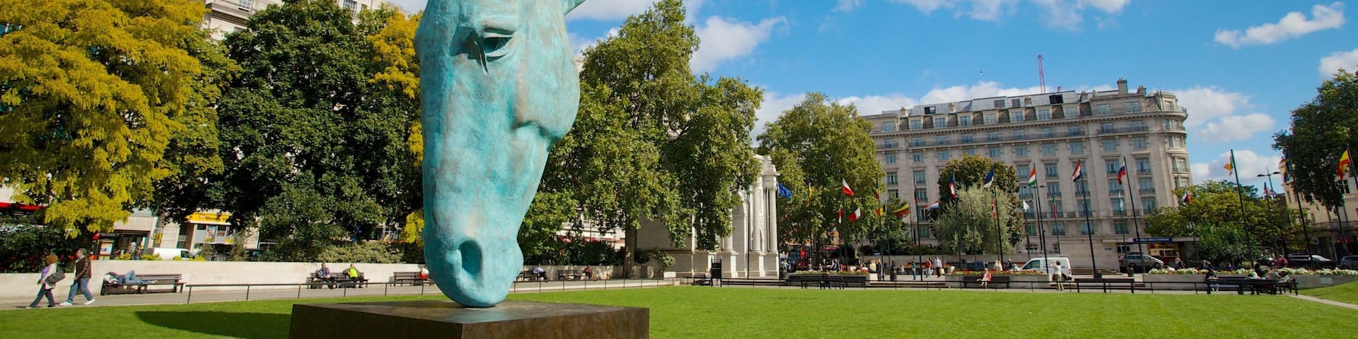ハイド パーク フィーチャー 屋外アート と 公園