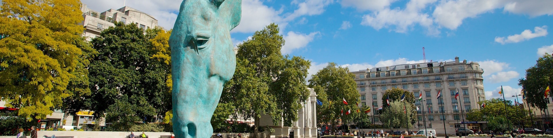 Hyde Park which includes outdoor art and a park