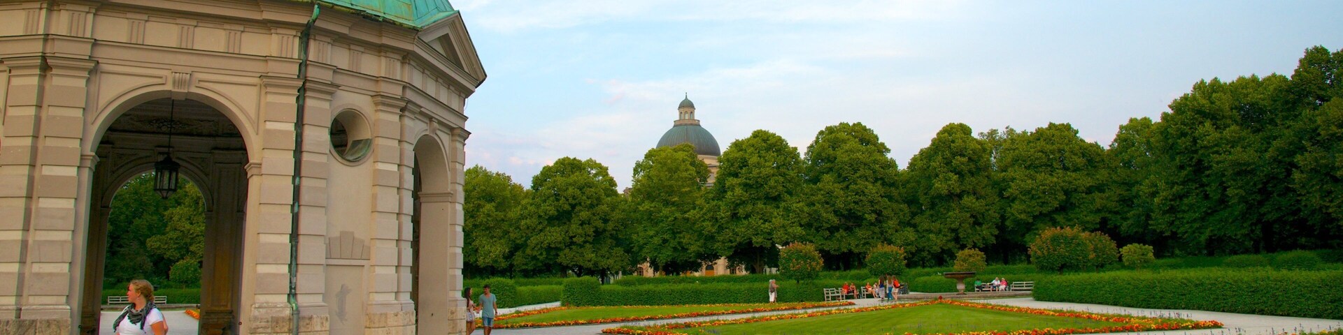 Hofgarten showing heritage architecture, a garden and flowers
