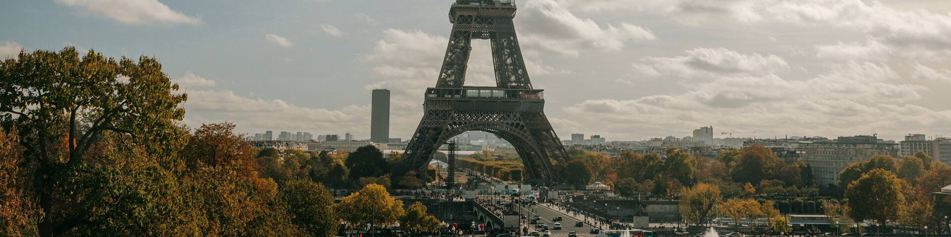 Champ de Mars showing a sunset and a monument