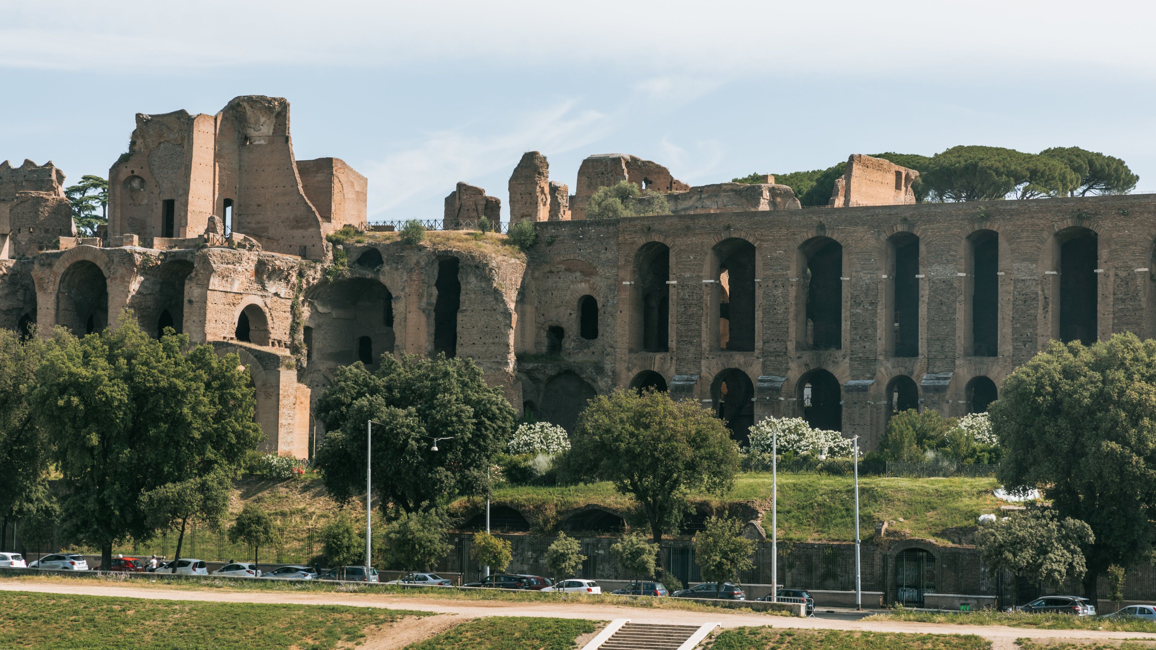 Circus Maximus which includes heritage architecture and a ruin