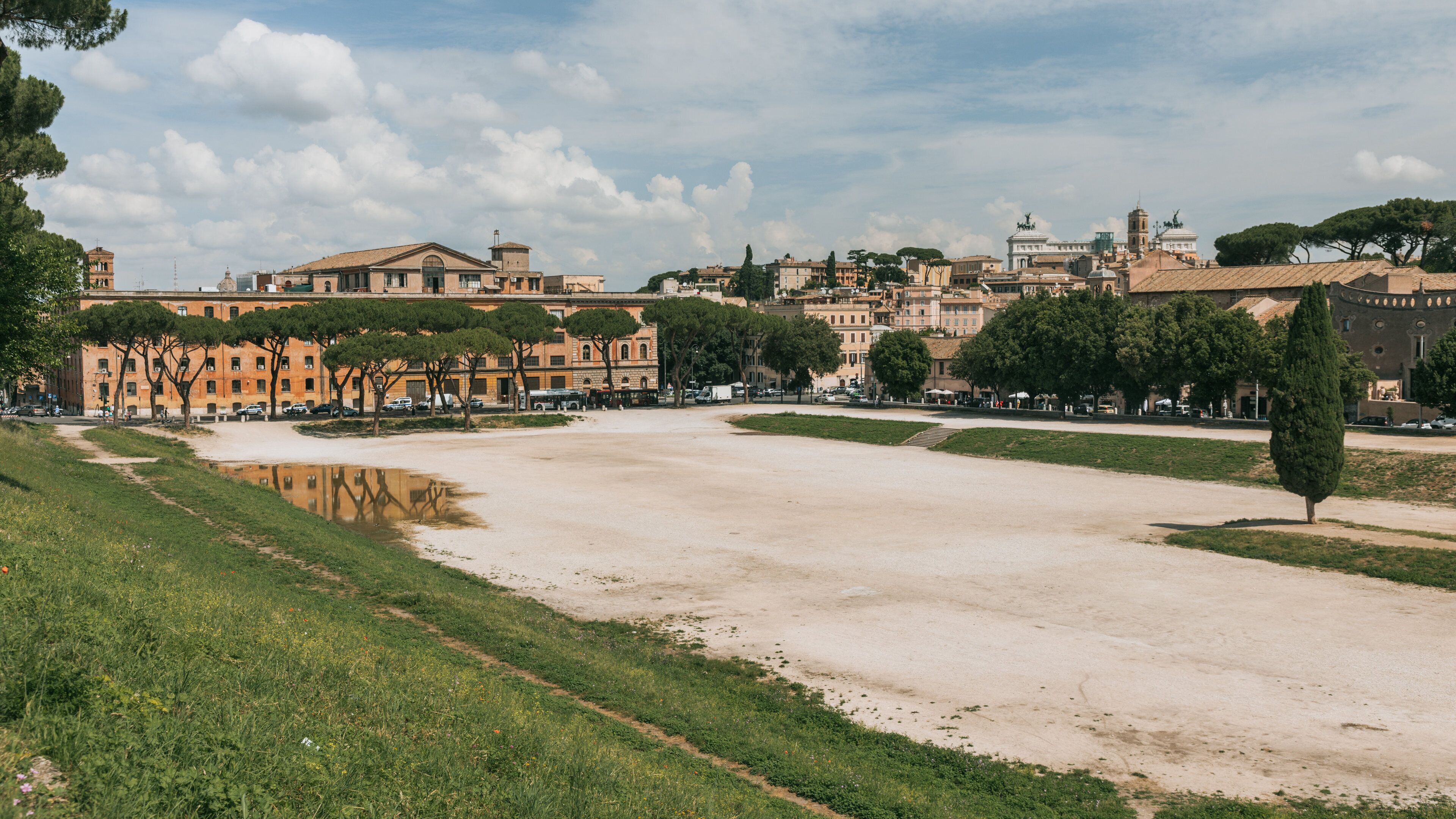 Circus Maximus showing landscape views and a park