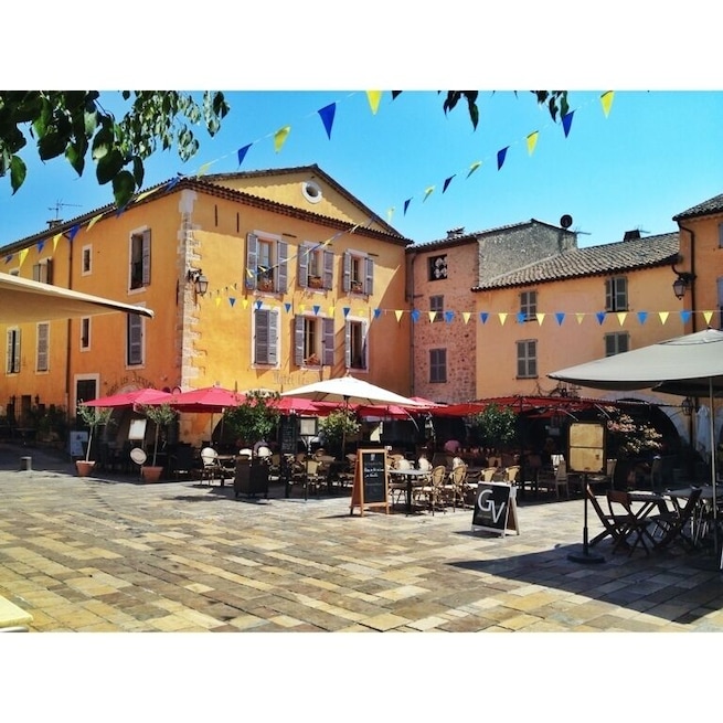 There's a scene in the movie French Kiss, filmed in Valbonne, where Kevin Kline (as Luc) and Meg Ryan (as Kate) make their way down a narrow cobblestone street and she exclaims "Beautiful, beautiful, beautiful!" That pretty much sums up the town. The small French village of Valbonne, about 15 minutes north of Cannes, was also used for the scene where Luc fights with his brother in the main village square in front of the Hotel les Armoiries, an old seventeenth century building.