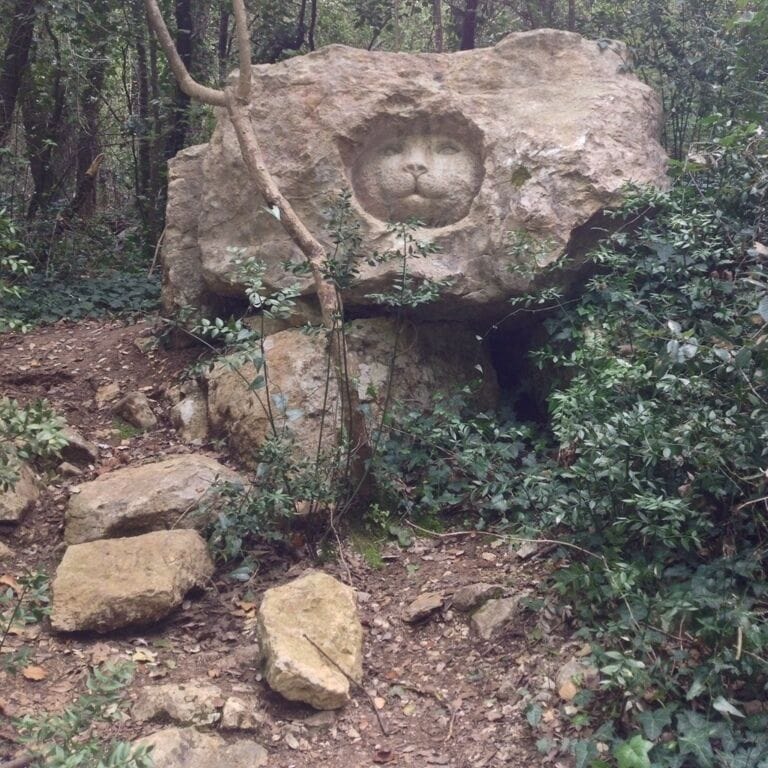 Forever hidden.
Caché pour toujours. 