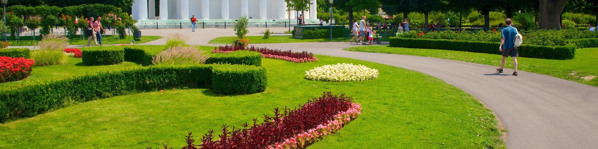 Volksgarten que incluye un jardín