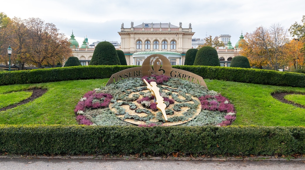 Viennese City Park which includes a park and flowers