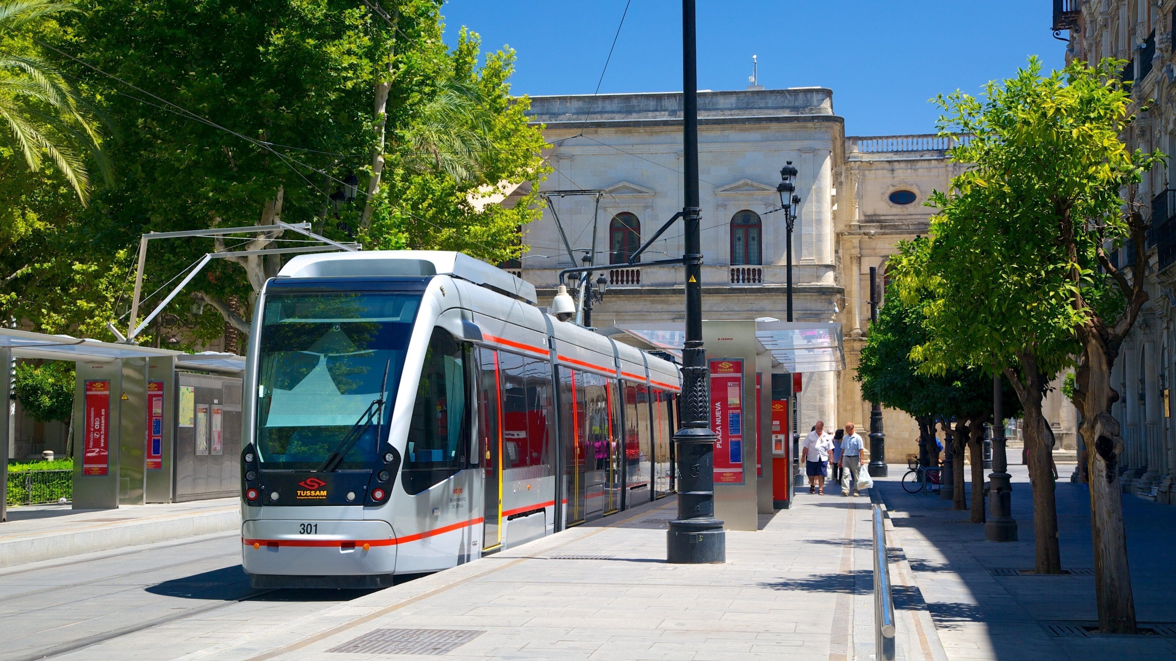 Plaza Nueva featuring a city and railway items