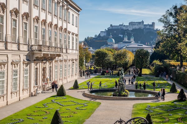 Mirabell Palace and Gardens showing heritage architecture, a statue or sculpture and a fountain