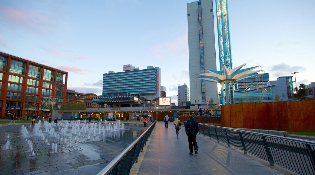 Piccadilly Gardens featuring a city, street scenes and modern architecture