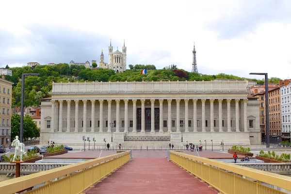 Place Bellecour montrant patrimoine architectural et square ou place