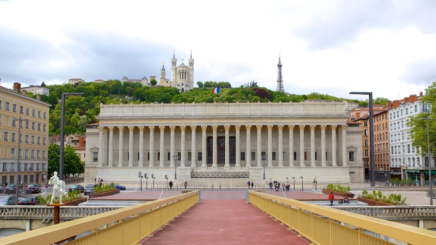 Bellecour Square showing heritage architecture and a square or plaza