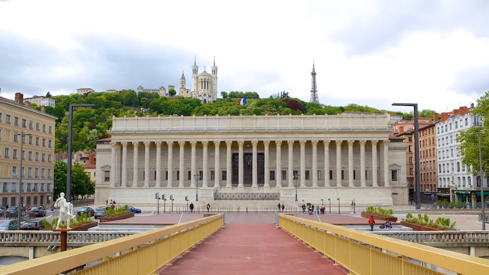 Bellecour Square showing heritage architecture and a square or plaza