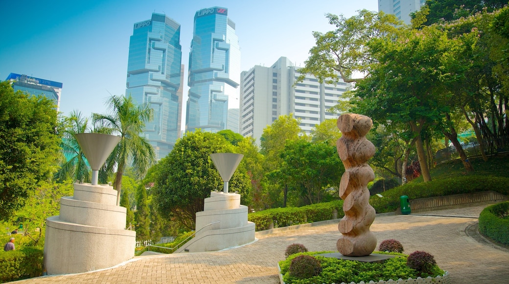 香港公園 呈现出 高樓大廈, 花園 和 戶外藝術