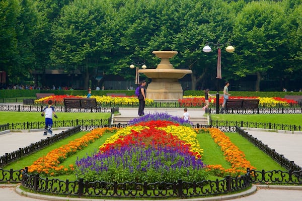 Fuxing Park featuring flowers and a garden