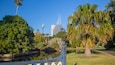 Royal Botanic Gardens showing a park and a pond
