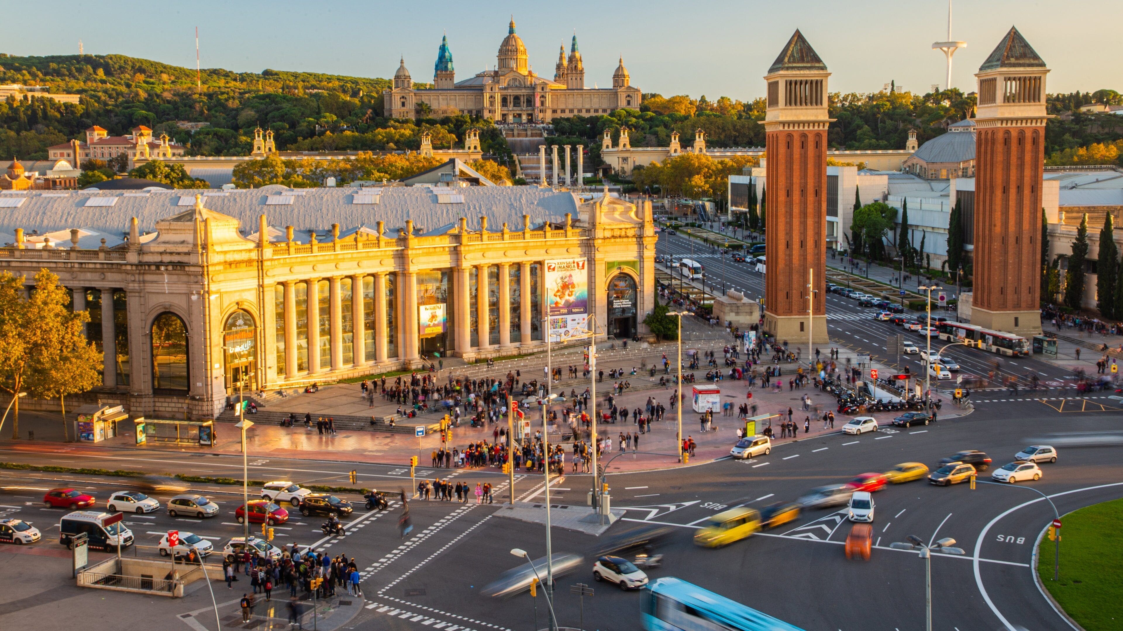 Placa d\'Espanya showing landscape views, a city and heritage architecture