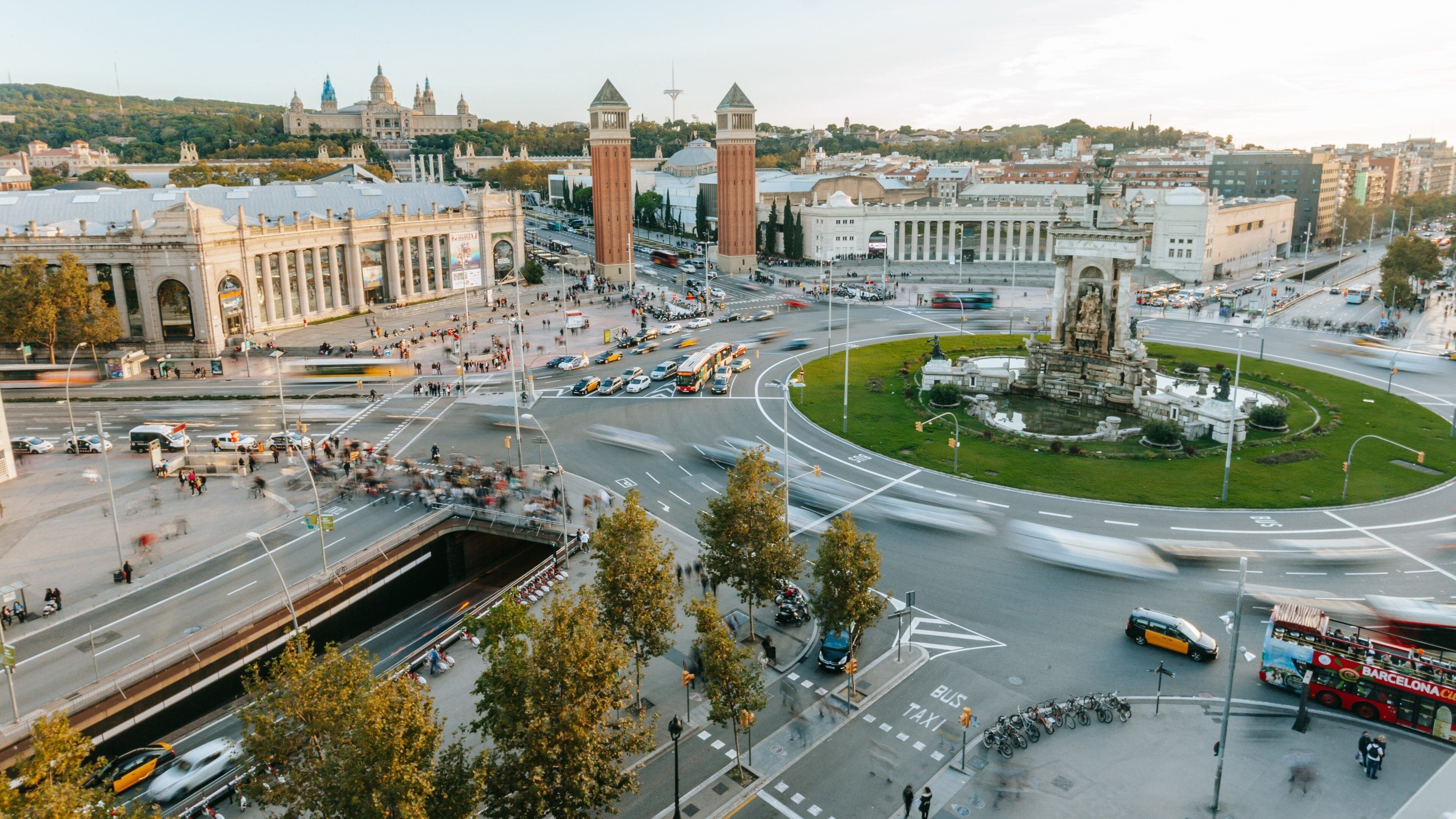 Plaça d\'Espanya which includes a city and landscape views