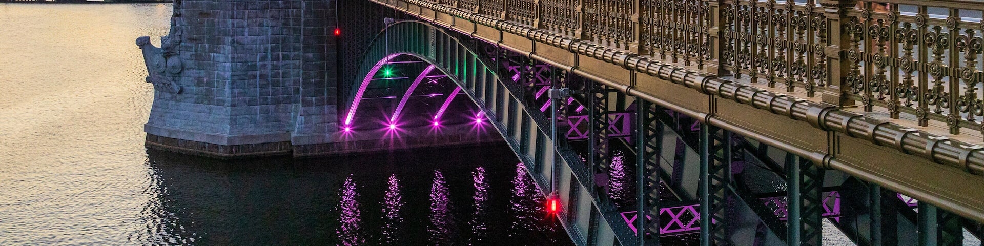 Longfellow Bridge which includes a city, a bridge and a river or creek