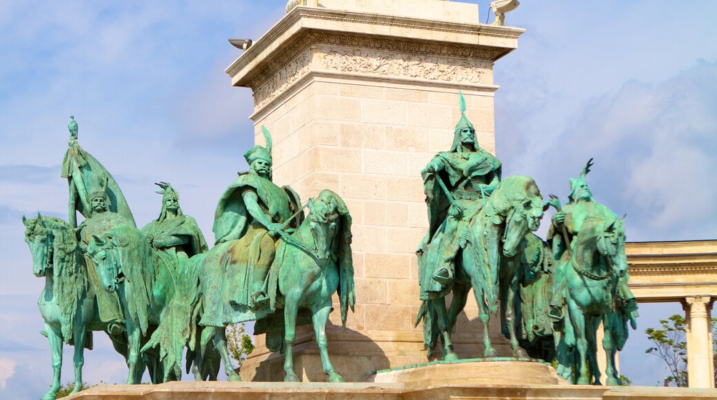 Heltenes torg som viser monument og historisk arkitektur