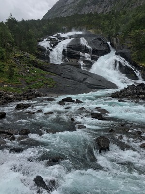 Hike from kinsarvik to the waterfalls
#takeahike