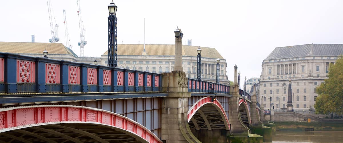 Lambeth Bridge showing a bridge and a river or creek