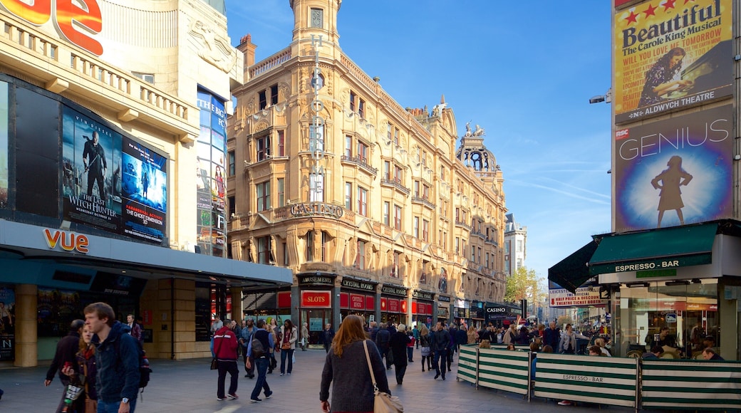 Leicester Square bevat een stad, bewegwijzering en straten