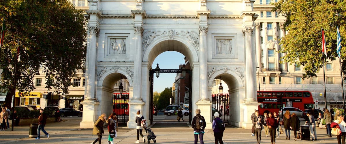 Marble Arch welches beinhaltet historische Architektur, Monument und Platz oder Plaza