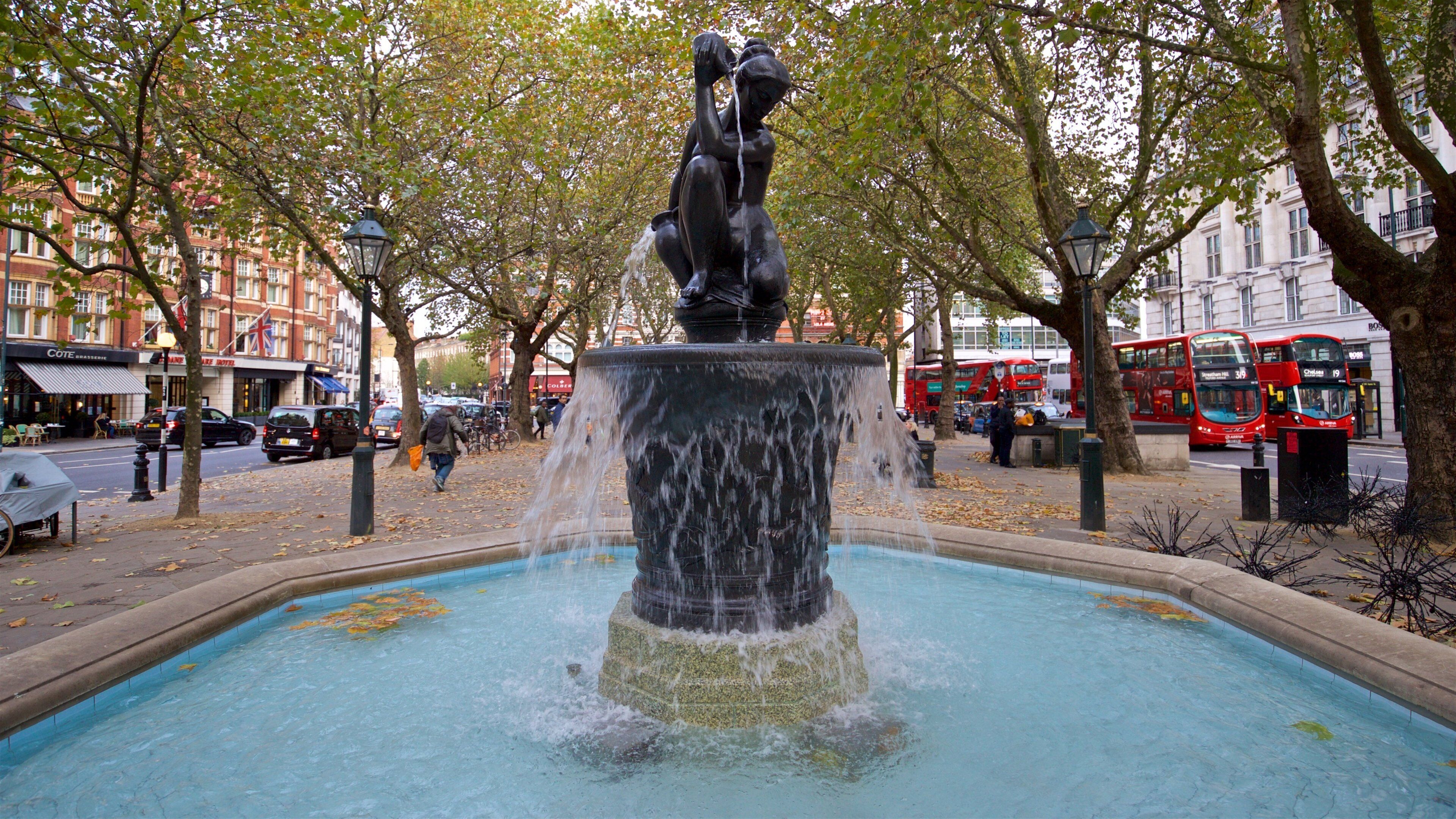 Sloane Square presenterar en fontän