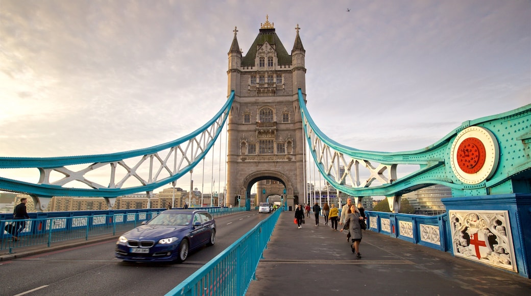 Tower Bridge showing heritage elements and a bridge
