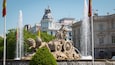 Plaza de Cibeles showing a fountain, heritage elements and a statue or sculpture