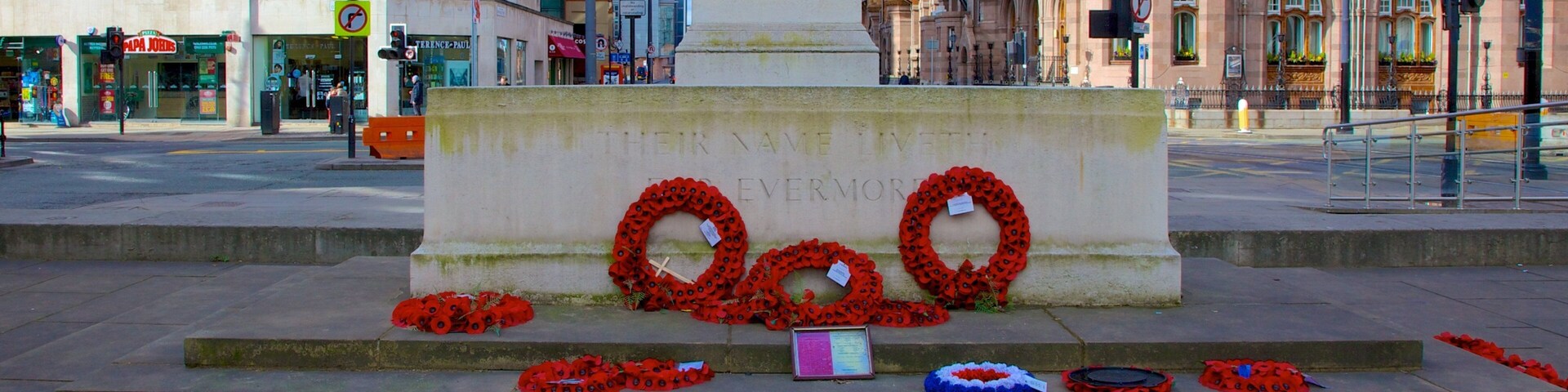 St. Peter\\\'s Square which includes a city, a memorial and heritage architecture