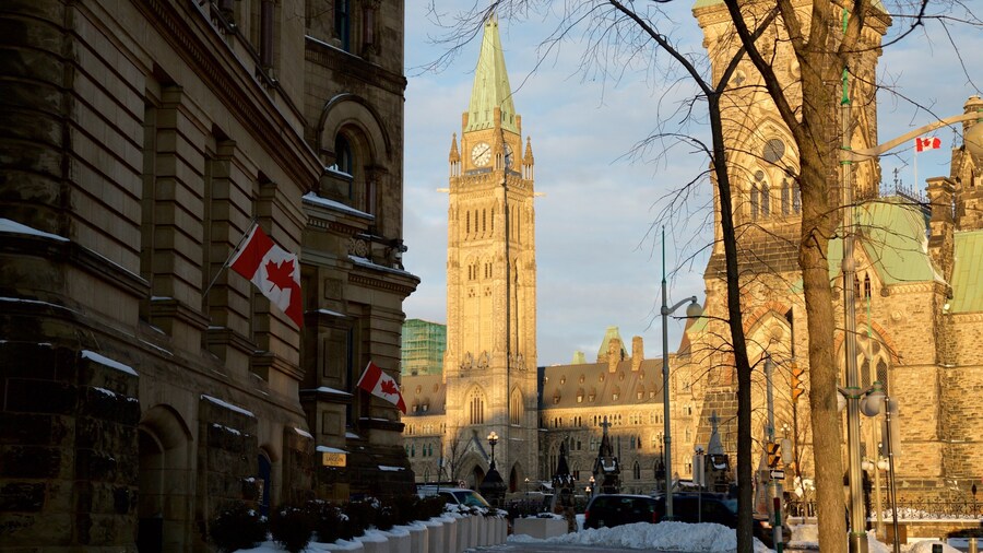 Confederation Square featuring heritage architecture and a city