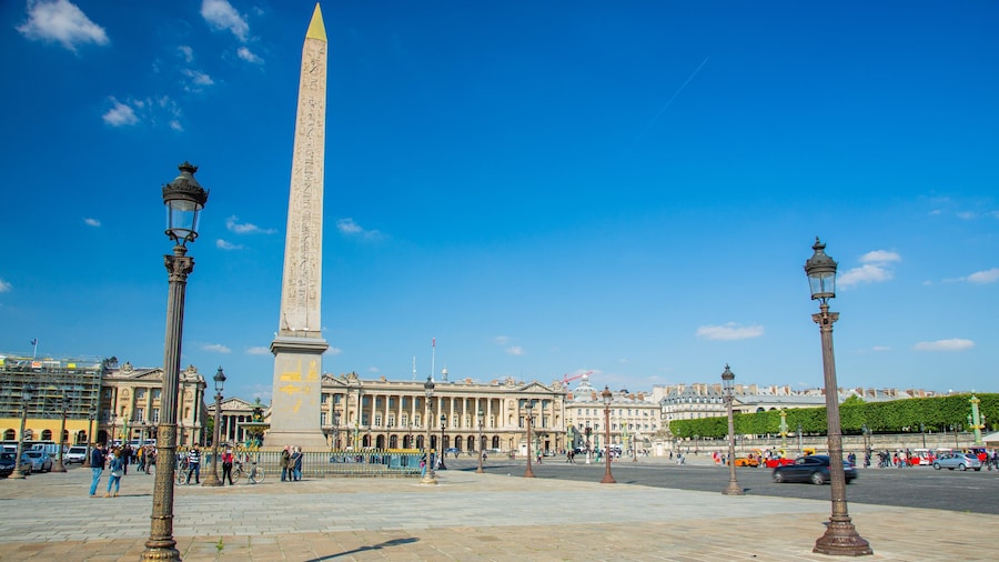 Place de la Concorde which includes a monument and a square or plaza