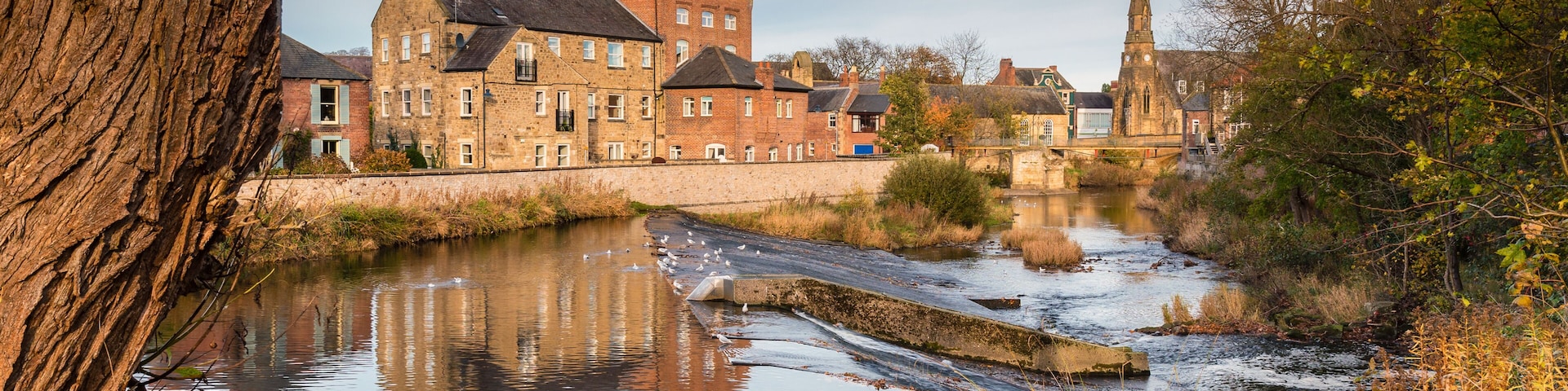 River Wansbeck Weir in Morpeth / The River Wansbeck passes through the centre of the market town of Morpeth in Northumberland
