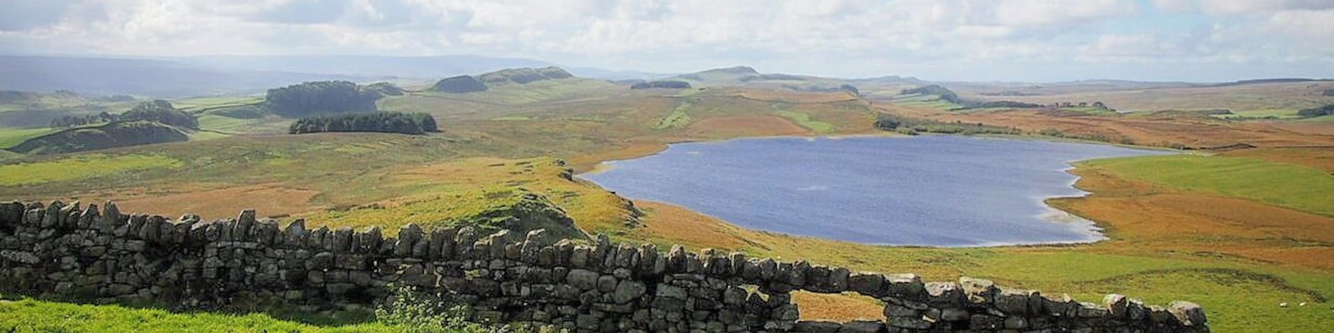 View of a beautifully sun-kissed lake in the middle of Northumberland National Park in northern England.
#NationalPark