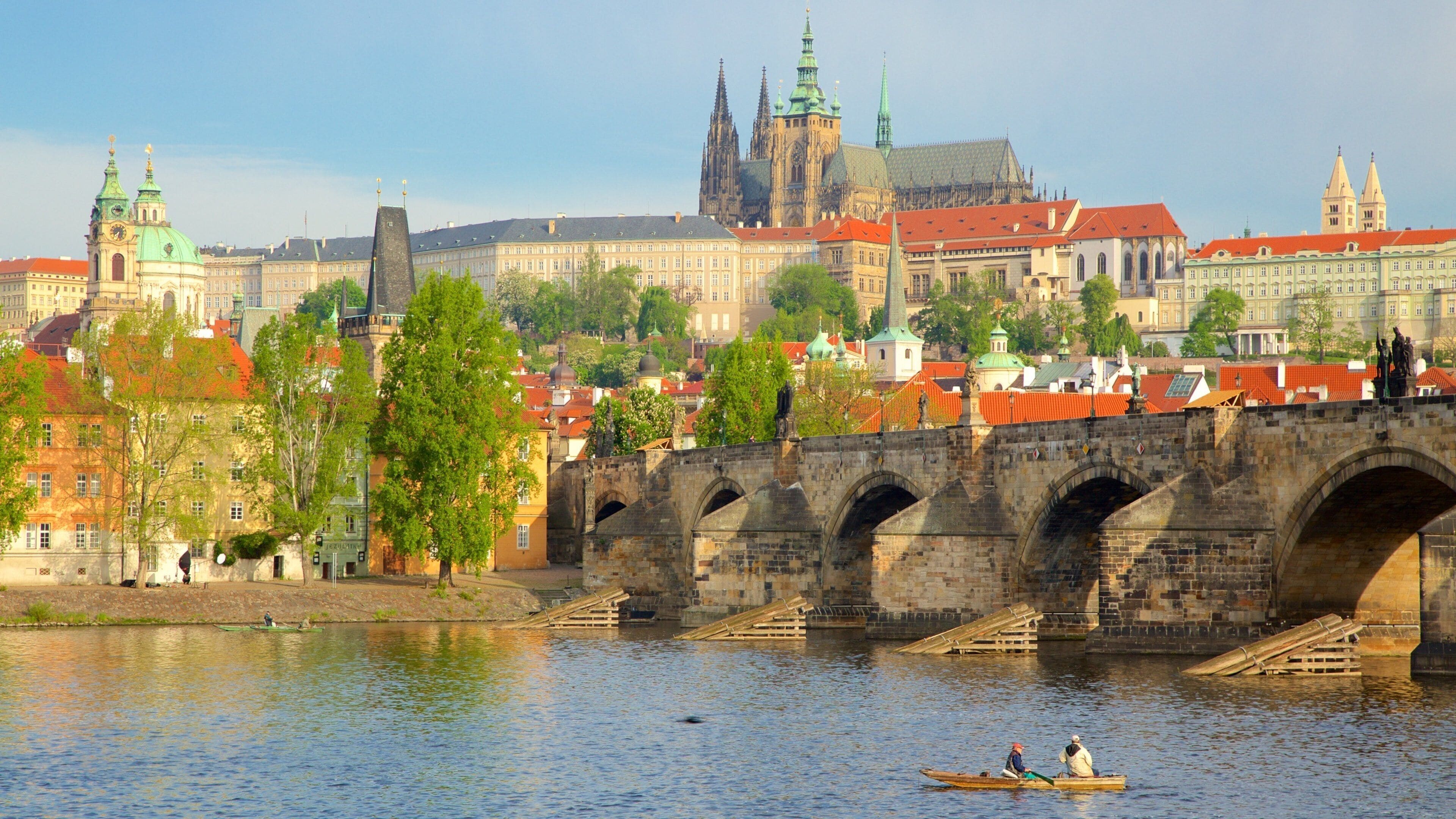 Charles Bridge showing a bridge, heritage elements and a river or creek