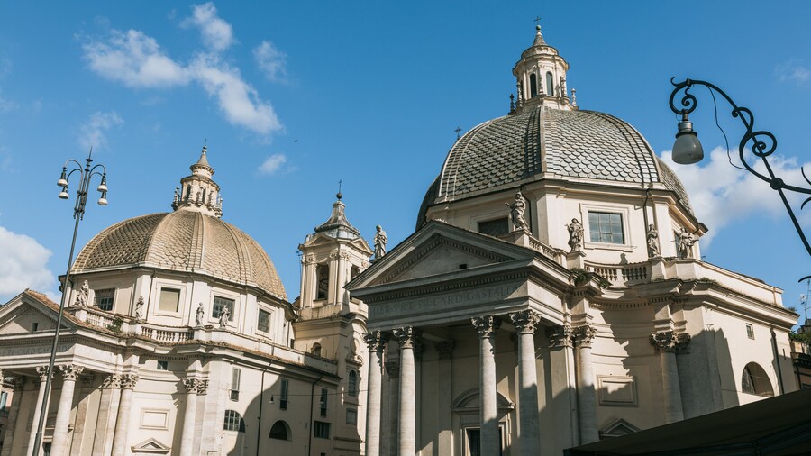 Piazza del Popolo showing heritage architecture