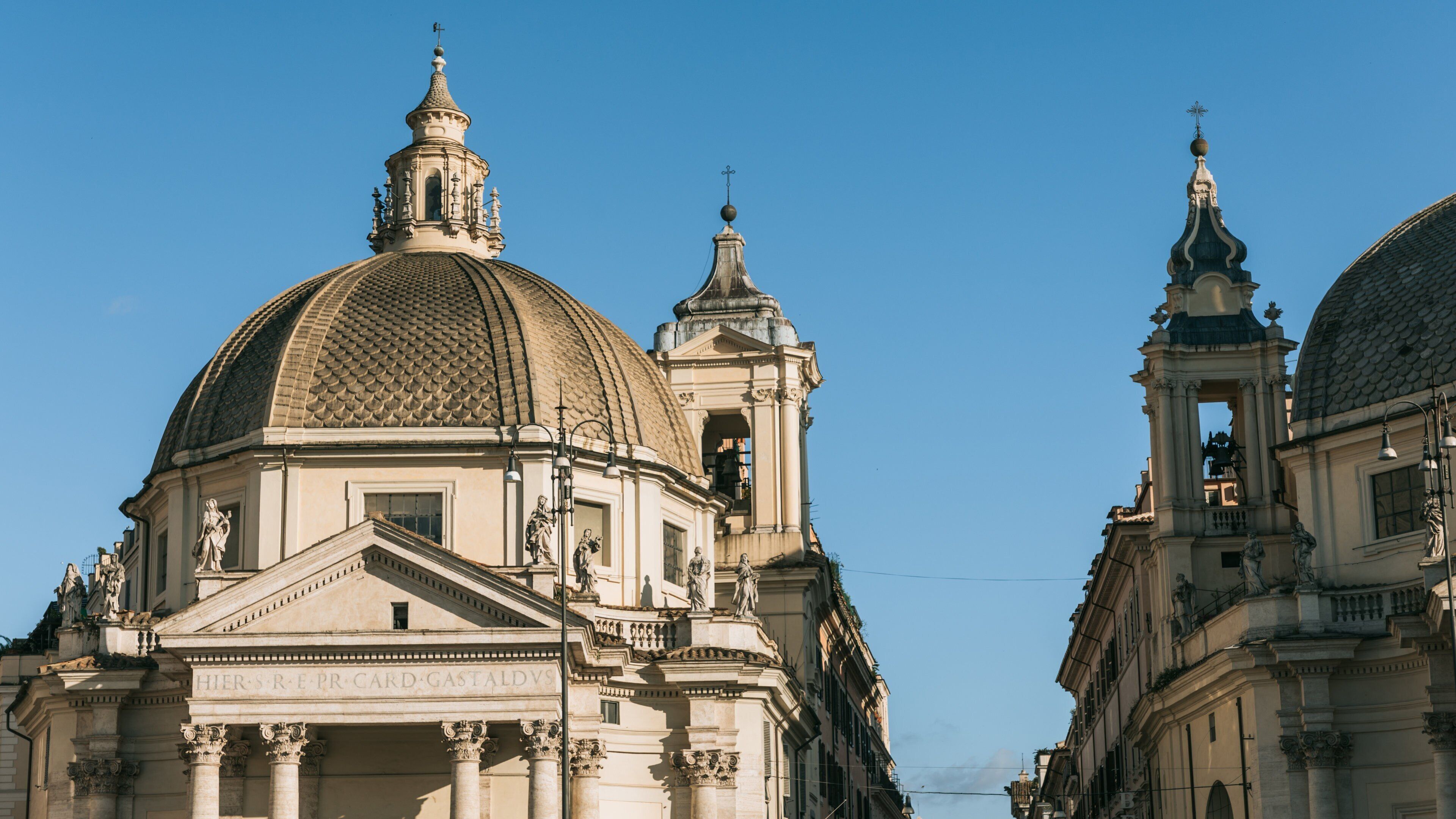 Piazza del Popolo showing heritage architecture