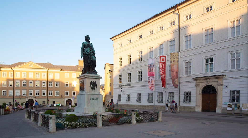 Mozart Square featuring a city, a square or plaza and a monument